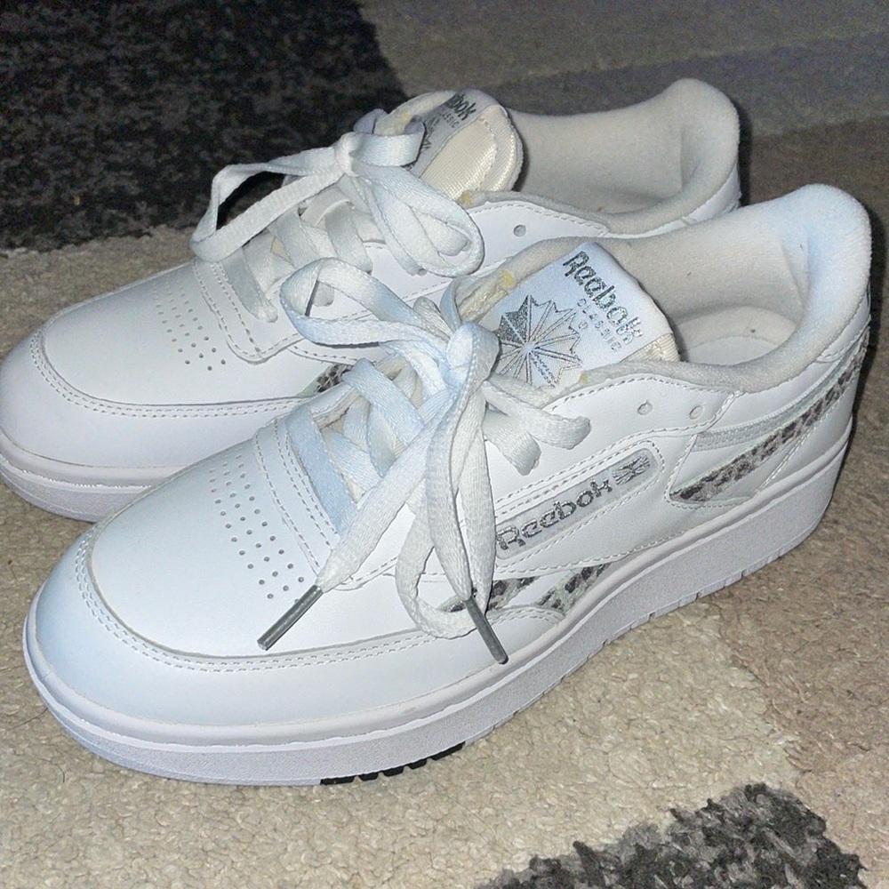 Reebok white/cheetah print shoes (WORN ONLY ONCE -LIKE NEW) Womens size 7.5